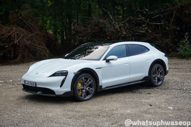 Porsche Taycan Cross Turismo