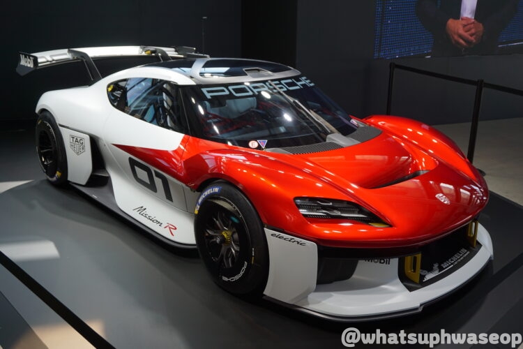 Porsche Misson R