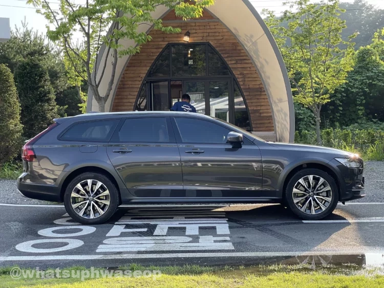Volvo V90 Cross Country
